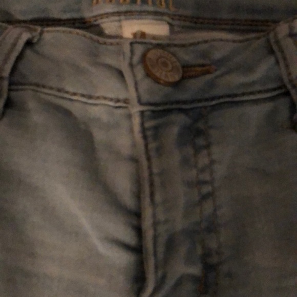 Ripped Jeans - Picture 2 of 4